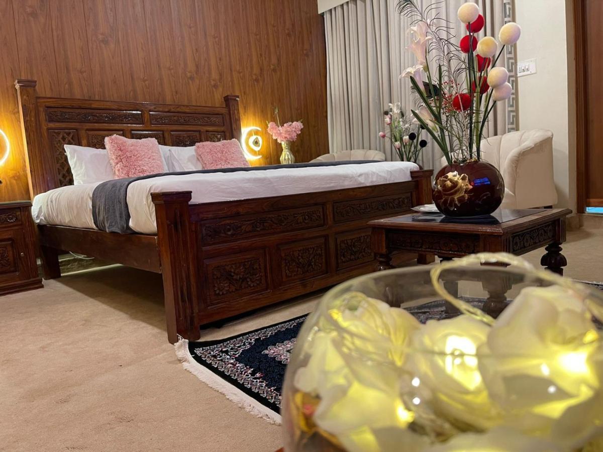 The Life Style Lodges Opp Centaurus Mall 이슬라마바드 외부 사진